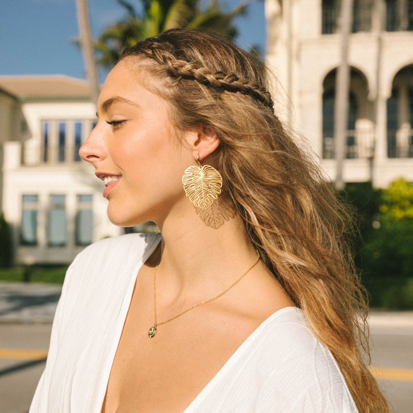 Chela's Palm Hoops